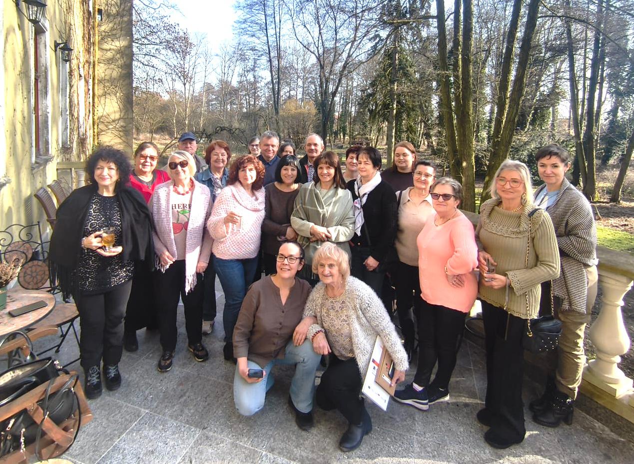 zdjęcie przedstawia grupę uczestników szkolenia